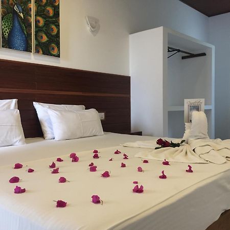 Grand Orchid Residence Канді Екстер'єр фото