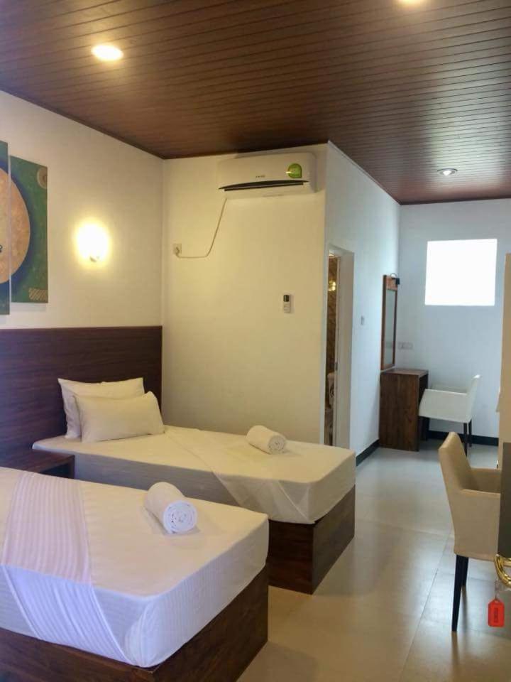Grand Orchid Residence Канді Екстер'єр фото