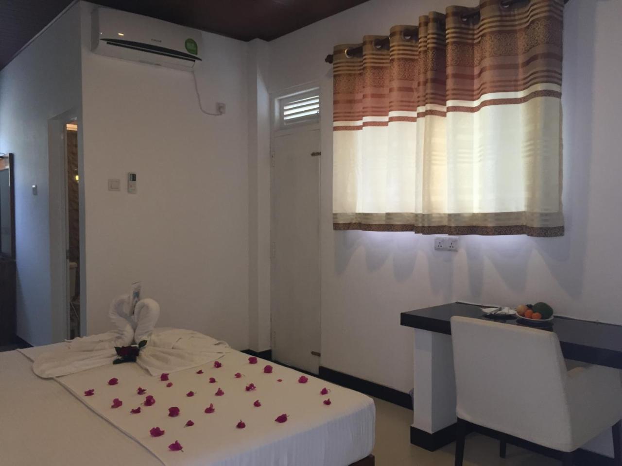 Grand Orchid Residence Канді Екстер'єр фото